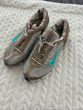 Nike Tan and Teal Camo Slip-On Shoe